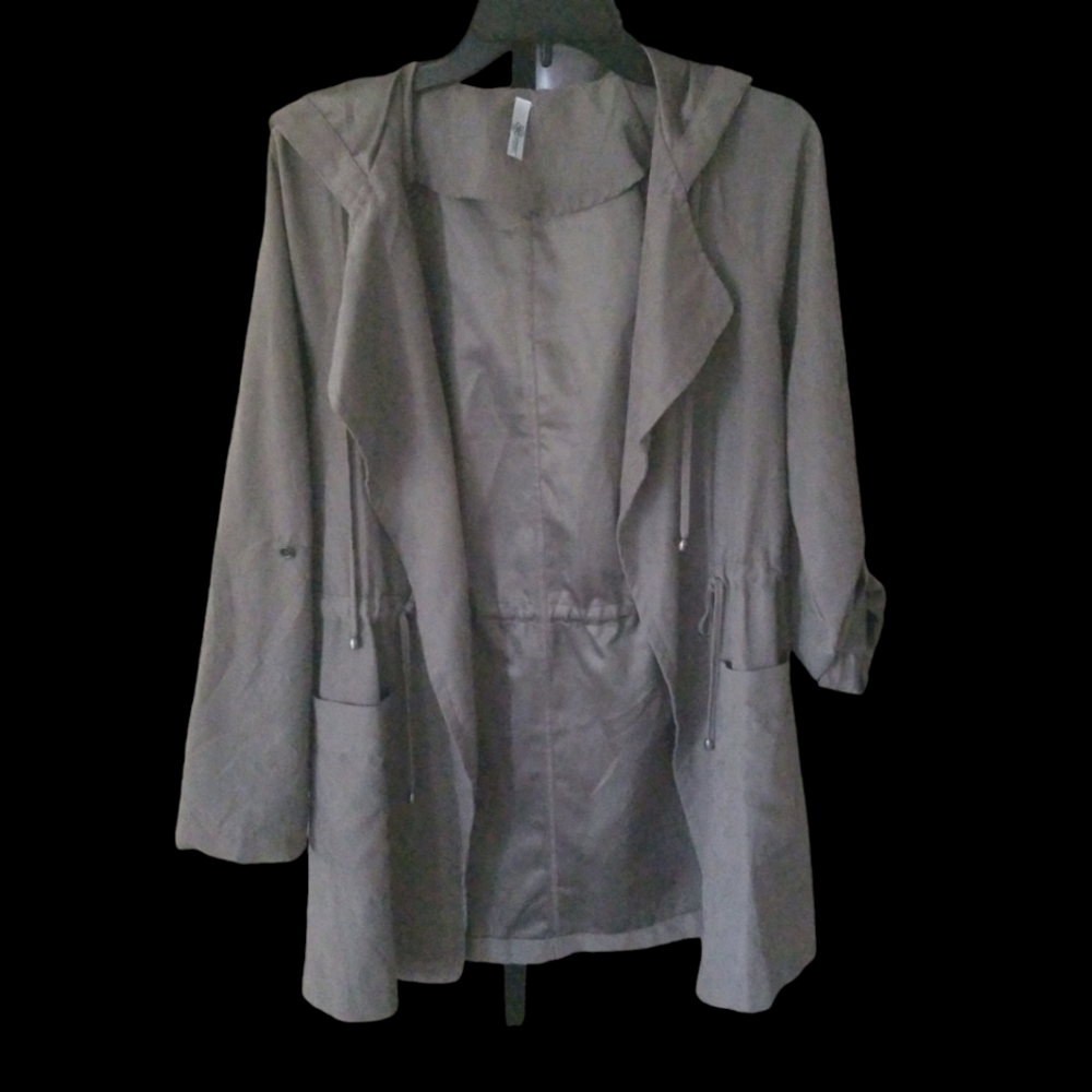 NWT lightweight Anorak small